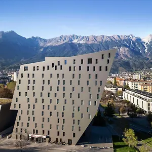 Отель Hilton Garden Tivoli, Инсбрук
